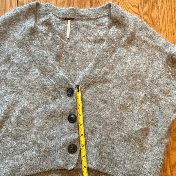 Free People Alpaca Wool Blend Cropped Cardigan
*made in Peru! - Picture 8 of 9